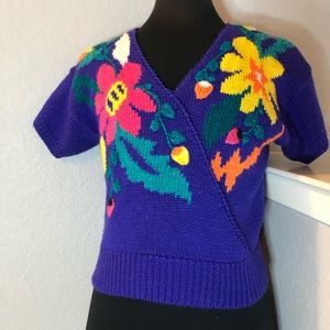Vintage Jaclyn Smith Large purple floral shirt sleeve sweater